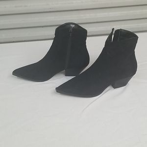 Chelsea boots/ Beatle boots